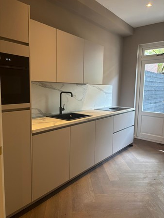 Medium property photo - Aalsmeerweg 20H, 1059 AJ Amsterdam